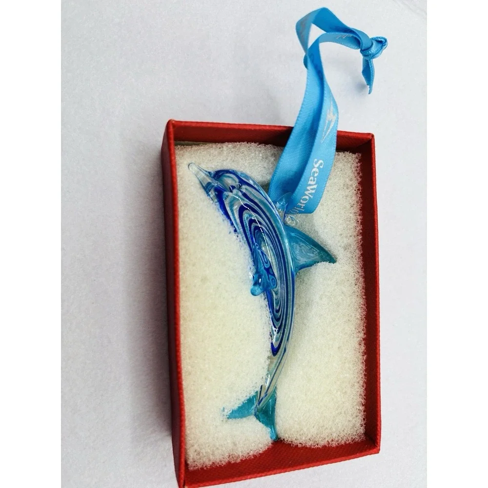 SeaWorld 2010  Blown Blue Swirl Glass Orca  Dolphin Ornament in box New